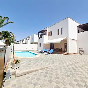 Caletas Costa Teguise